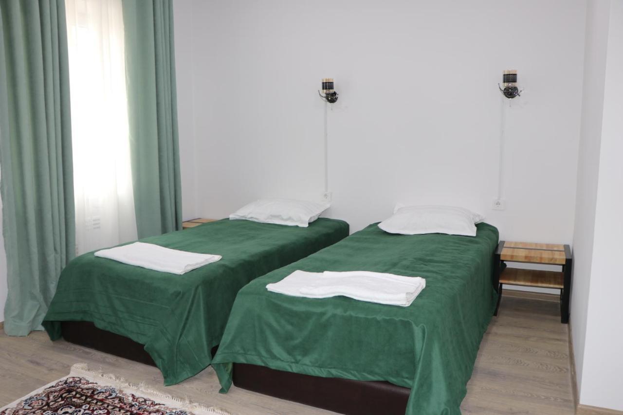 Issyk - Kol Hotel Balyktsjy Buitenkant foto